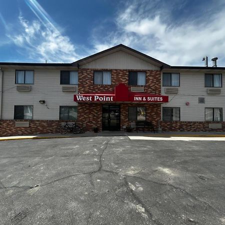 West Point Inn&Suites Extérieur photo