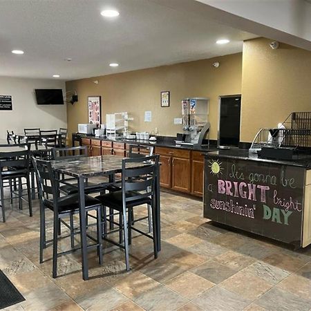 West Point Inn&Suites Extérieur photo