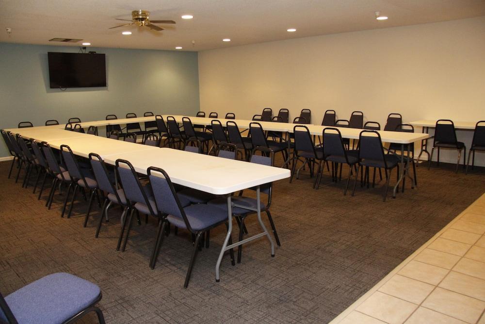 West Point Inn&Suites Extérieur photo