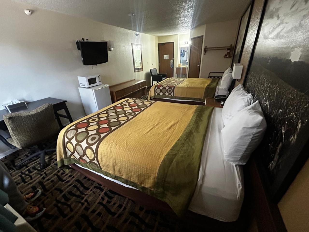West Point Inn&Suites Extérieur photo