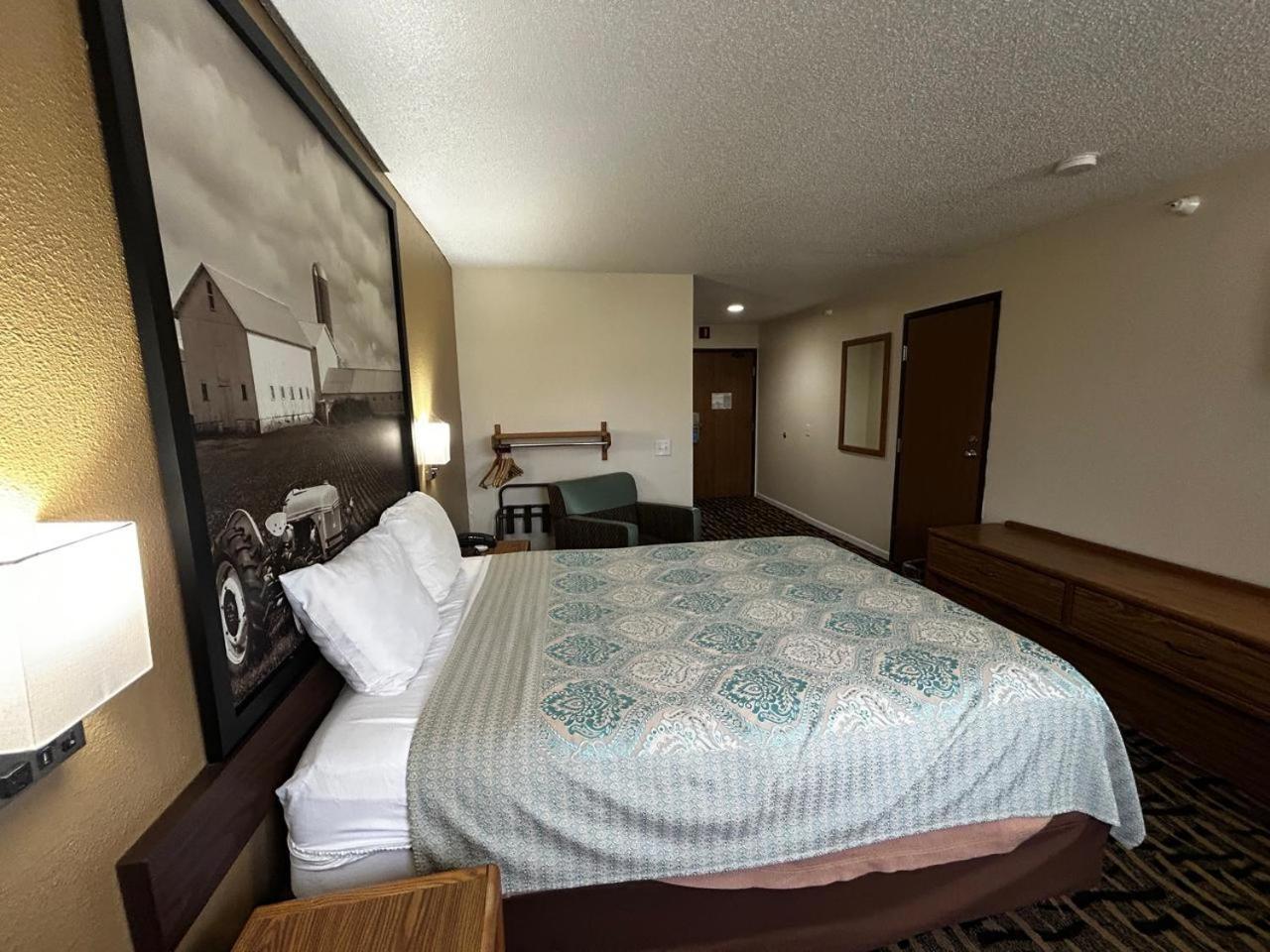 West Point Inn&Suites Extérieur photo
