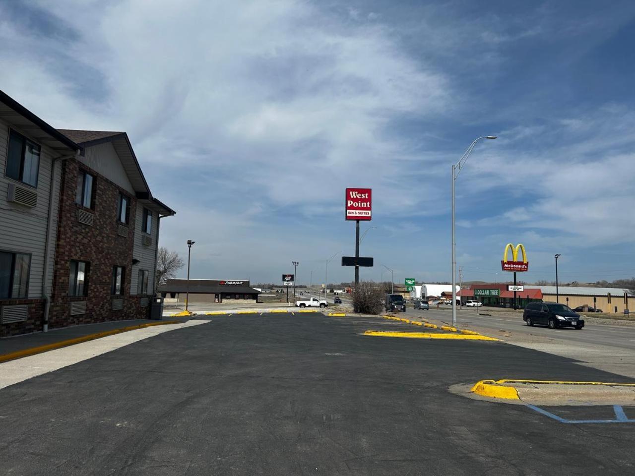 West Point Inn&Suites Extérieur photo