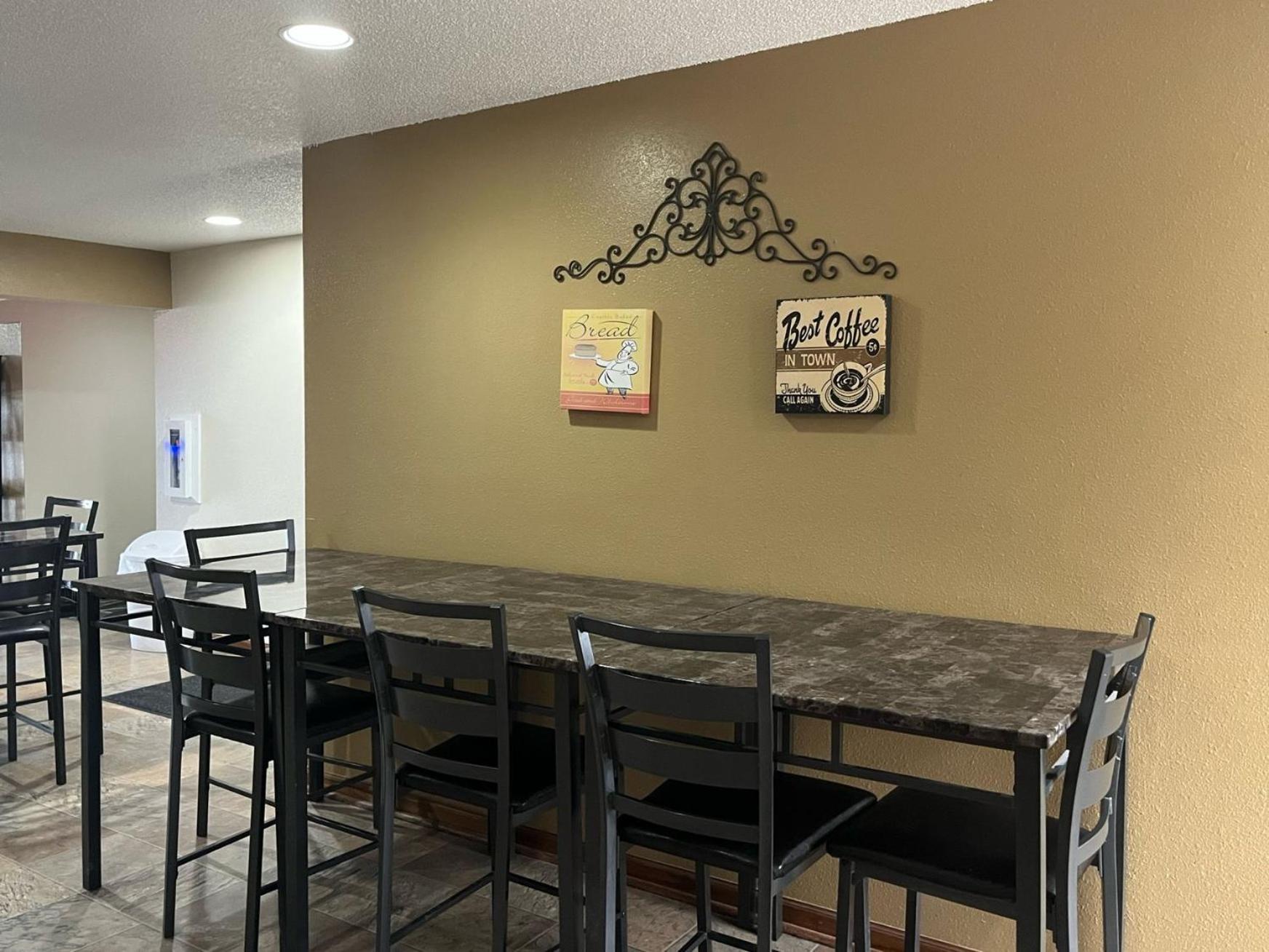 West Point Inn&Suites Extérieur photo