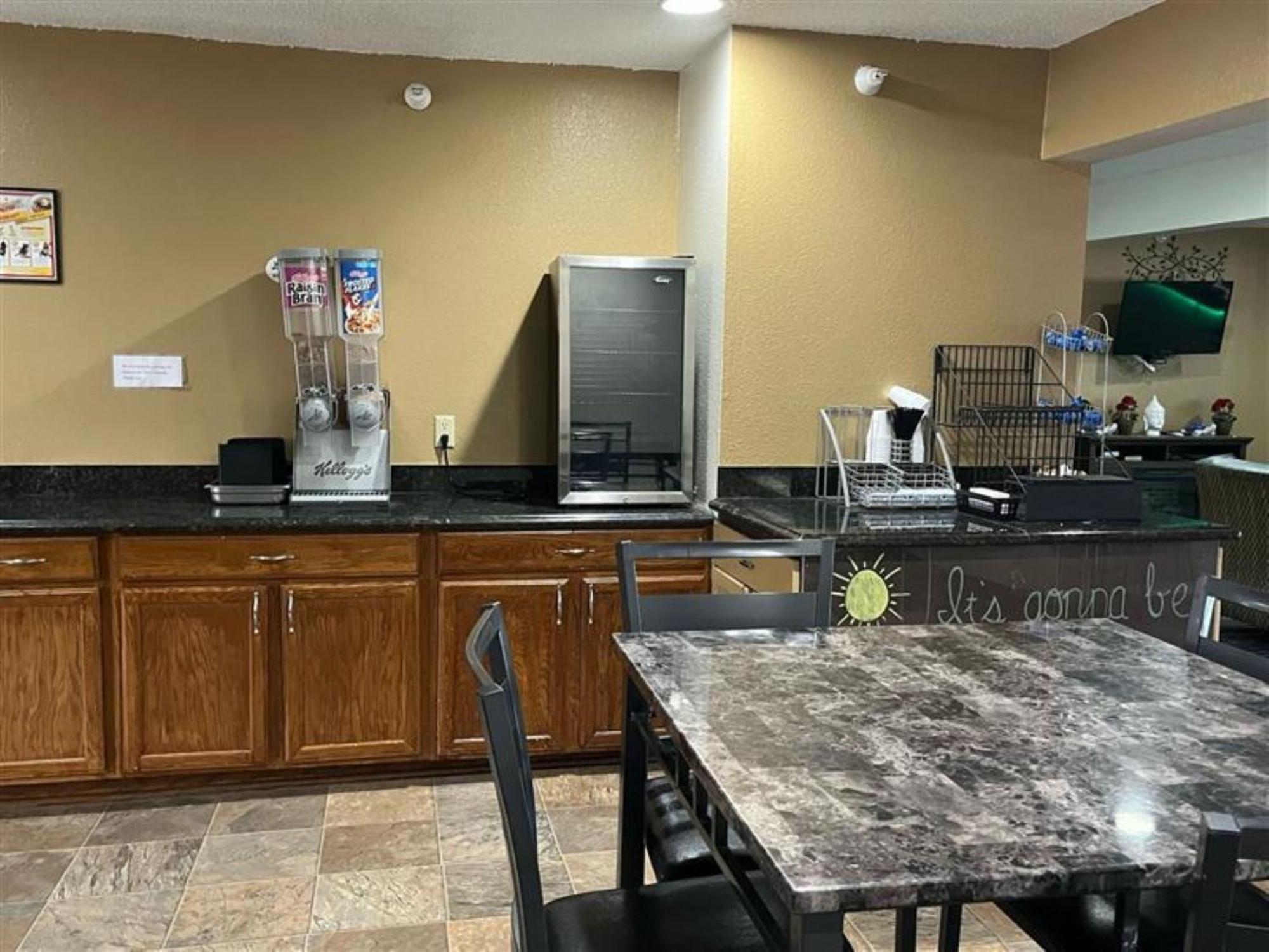 West Point Inn&Suites Extérieur photo